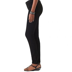 White House Black Market Feel Beautiful black skinny leg stretch cropped jeans